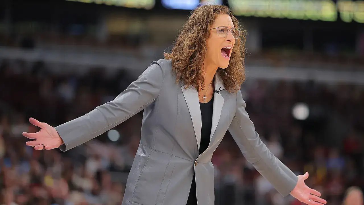 You are currently viewing WNBA media turns Stephanie White’s rehearsed rant into an ‘important’ attack on league critics