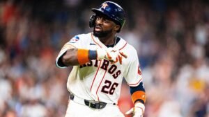 Read more about the article Astros player belts home run, rounds the bases and then gets devastating news after touching home