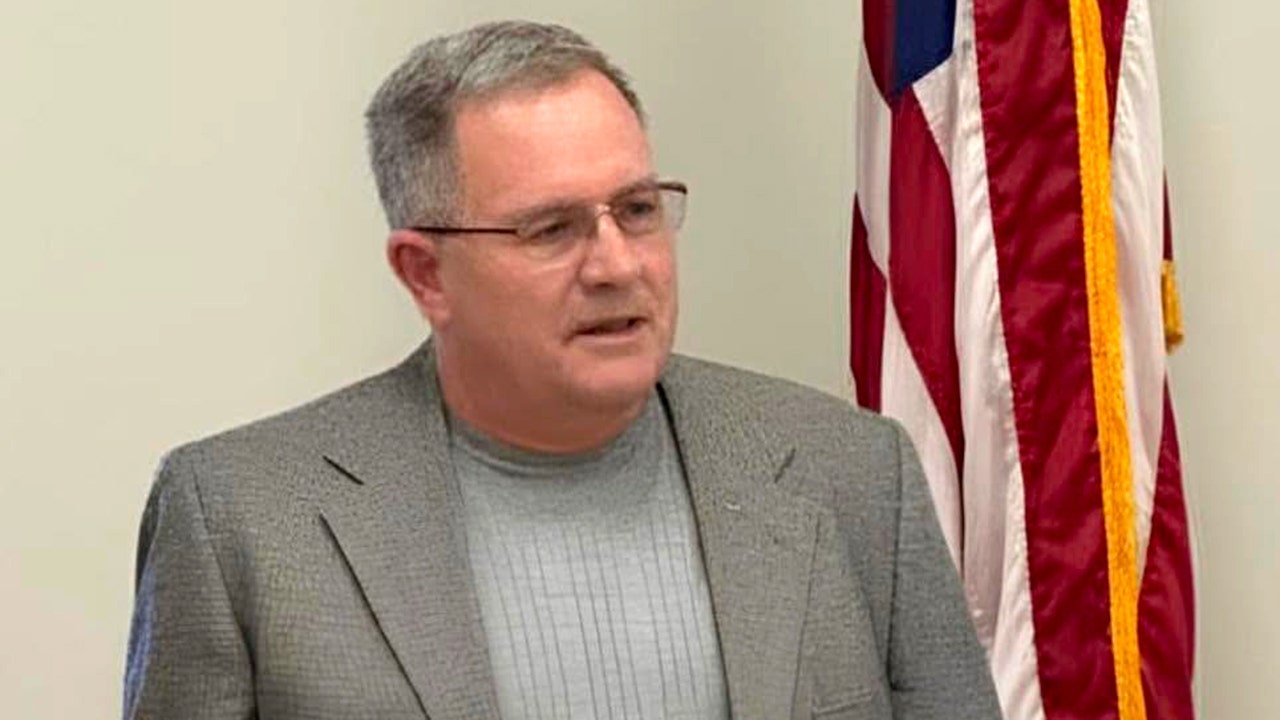 You are currently viewing Republican who beat Trump-backed candidate despite suspending campaign surfaces
