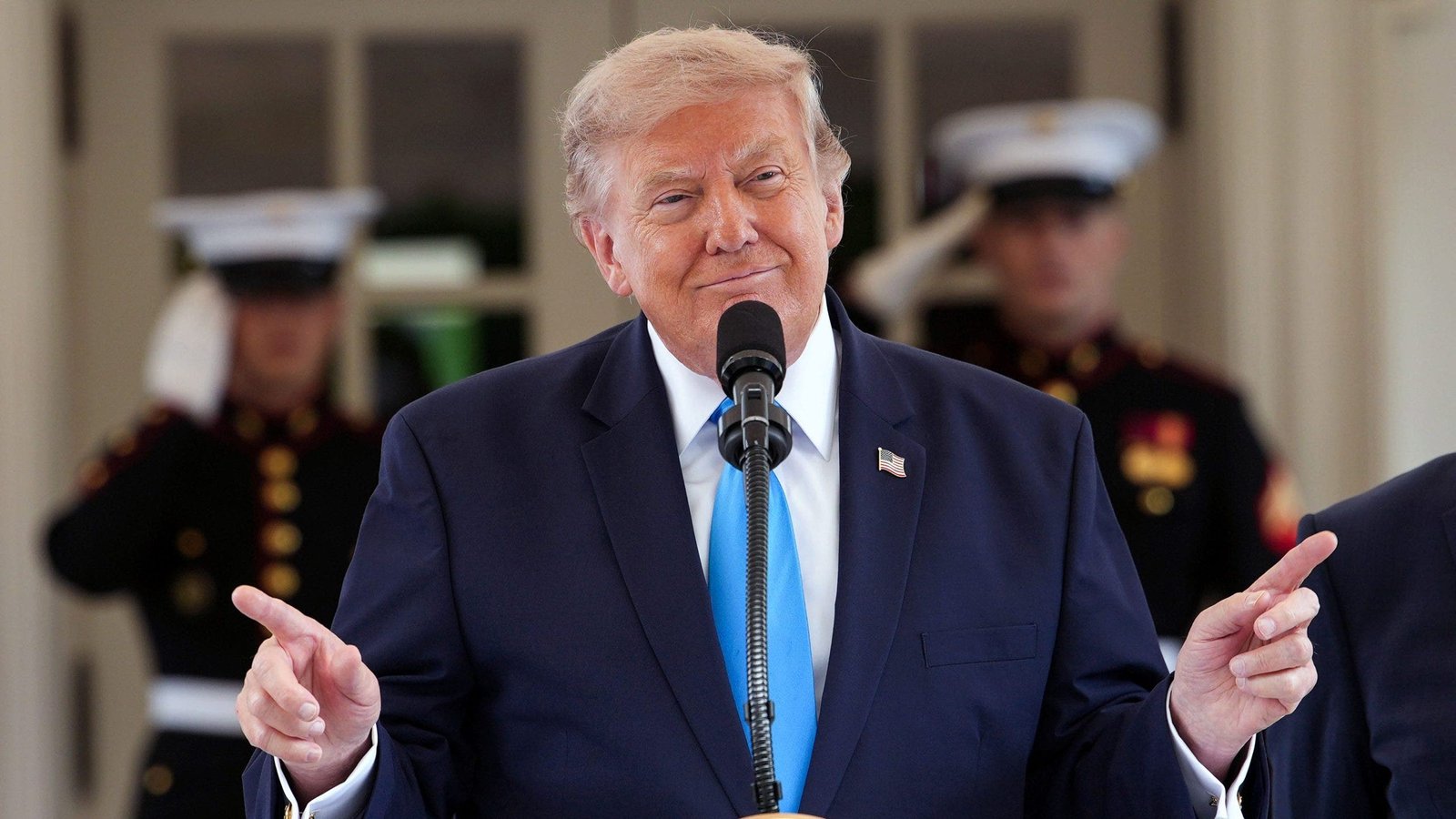 You are currently viewing Trump urges Senate to pass bill ending twice-yearly clock changes