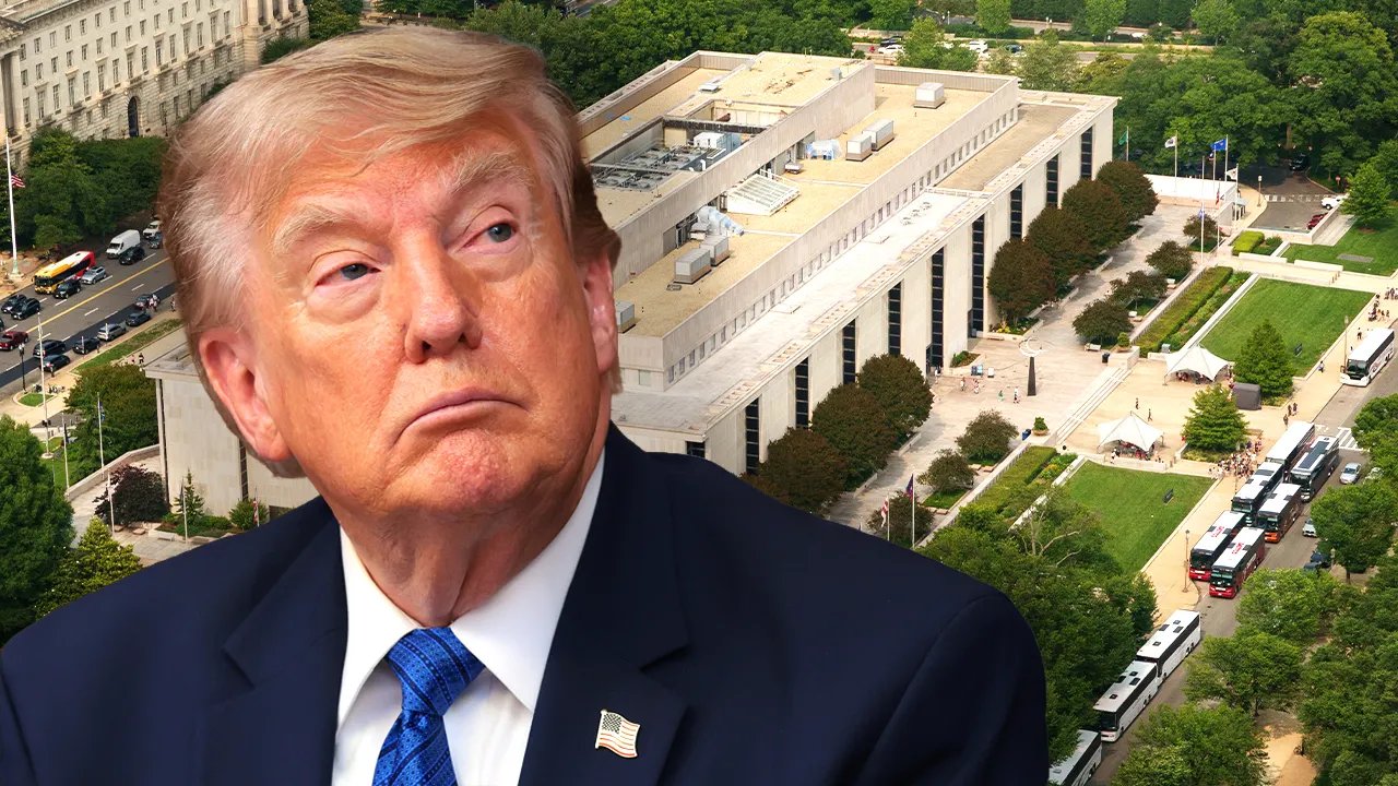 Read more about the article Trump’s Smithsonian clash exposes striking pattern among museum curators and more top headlines
