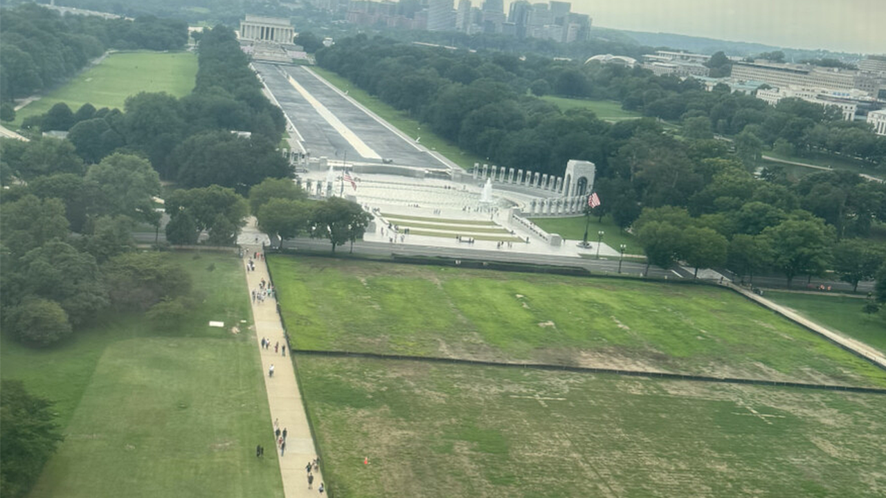 You are currently viewing Trump claims vandals damaged the National Mall grass where July 4 event was held