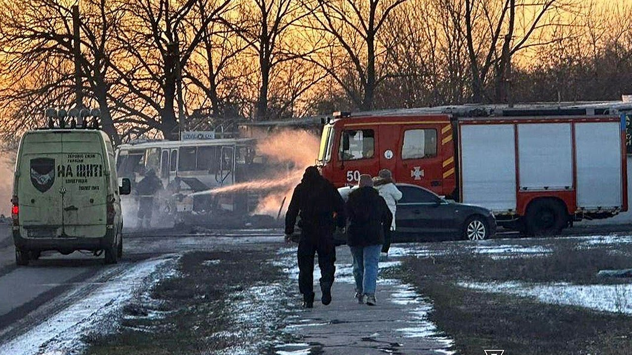 You are currently viewing Zelenskyy accuses Russia of targeting Kherson civilian with drone