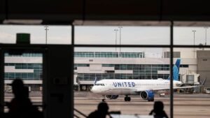 Read more about the article United Airlines flight from Denver delayed after bullet found on board