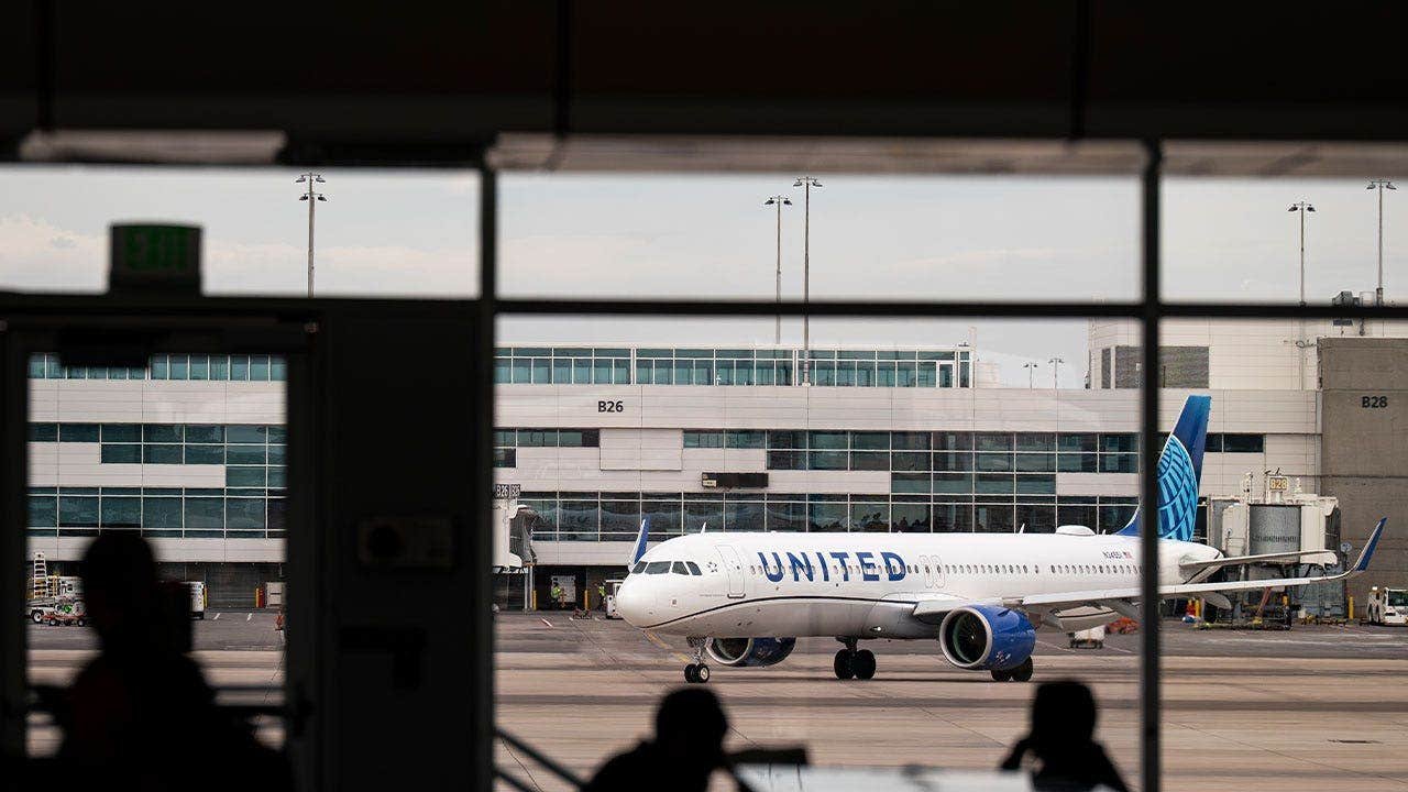 You are currently viewing United Airlines flight from Denver delayed after bullet found on board