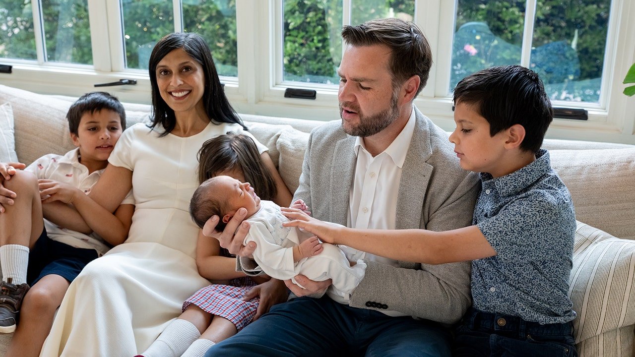 You are currently viewing Usha Vance, second lady, opens up about new baby Alec and raising four children