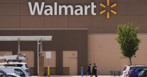 Read more about the article Walmart’s rapid EV charger buildout could reshape where Americans fuel up