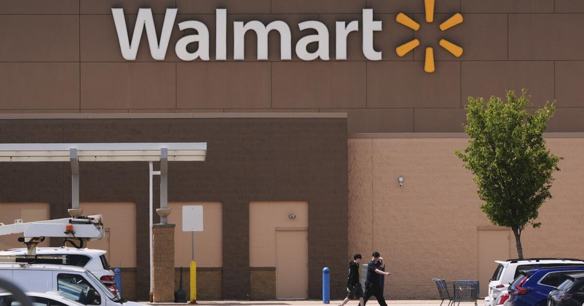 You are currently viewing Walmart’s rapid EV charger buildout could reshape where Americans fuel up