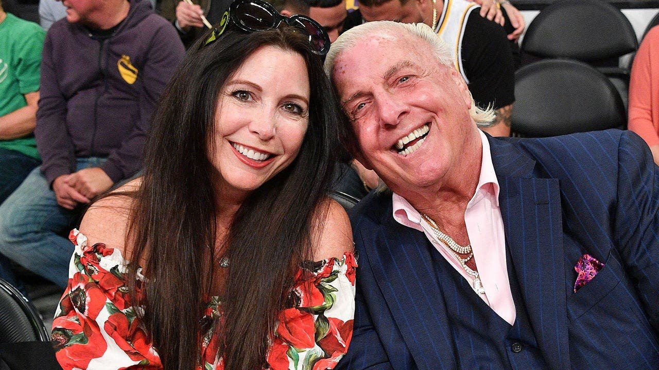 You are currently viewing Ric Flair announces reconciliation with Wendy Barlow after 2024 split