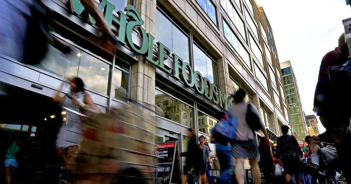You are currently viewing Whole Foods tries to change its ‘Whole Paycheck’ reputation with cheaper staples