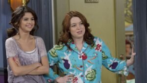 Read more about the article Disney star Jennifer Stone reveals how ER nursing saved her from Hollywood