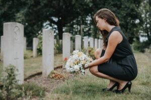 Read more about the article Dear Abby: A memorial is for paying your last respects, but I have no respect for him